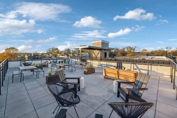 Cowboys And Angels - Sky Deck And Parking - East Apartment *
