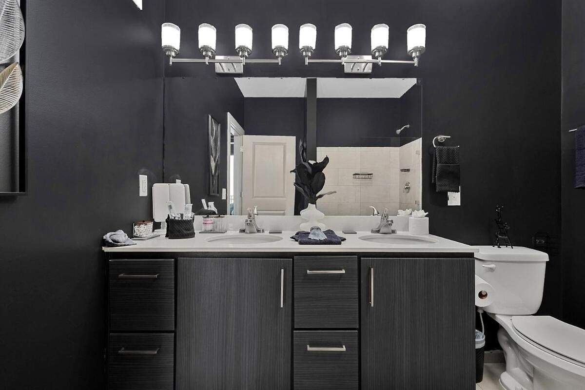 The Midnight Parthenon - 5 Min To Broadway - Midtown Apartment Nashville