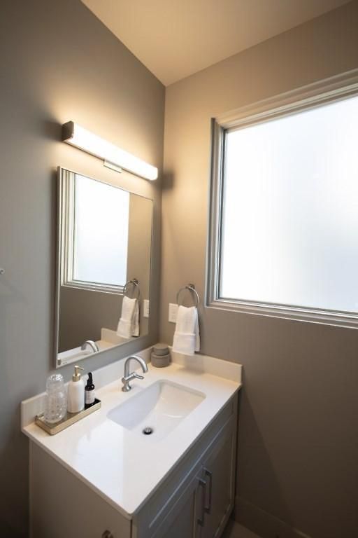 Bachelorette Dream | 2 Units | 8 Kings + 8 Baths Apartment Nashville