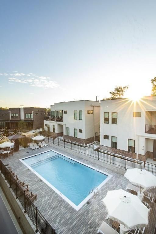 Work & Unwind | Pool, Sauna & Fitness * Nashville