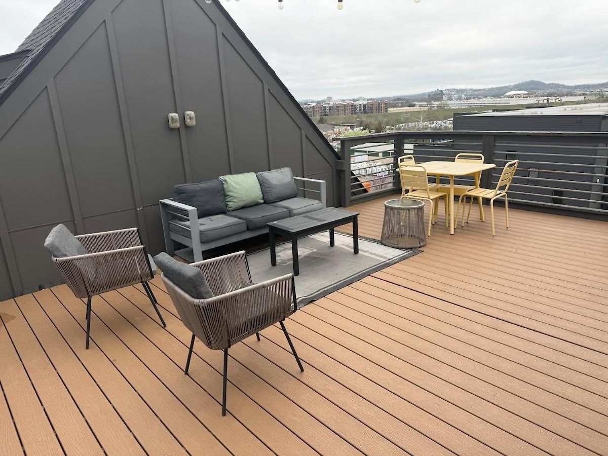 Apartment Rooftop Skyline View-close To Broadway-sleeps 8 Nashville