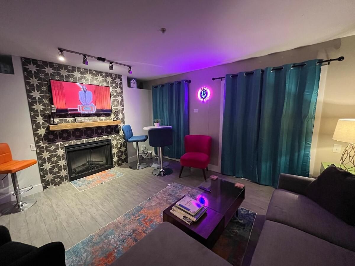 Riverside Rhythm! Waterfront & Walk To Broadway! Apartment *