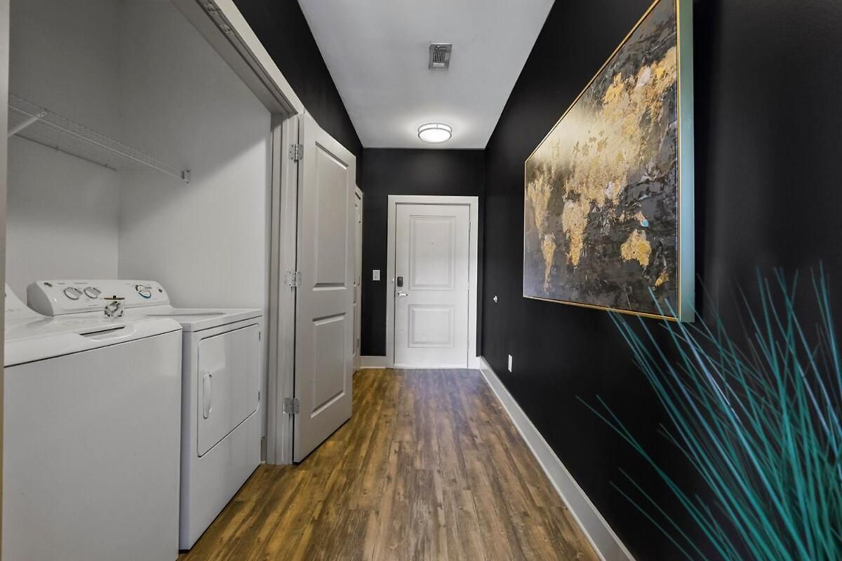 The Midnight Parthenon - 5 Min To Broadway - Midtown * Nashville