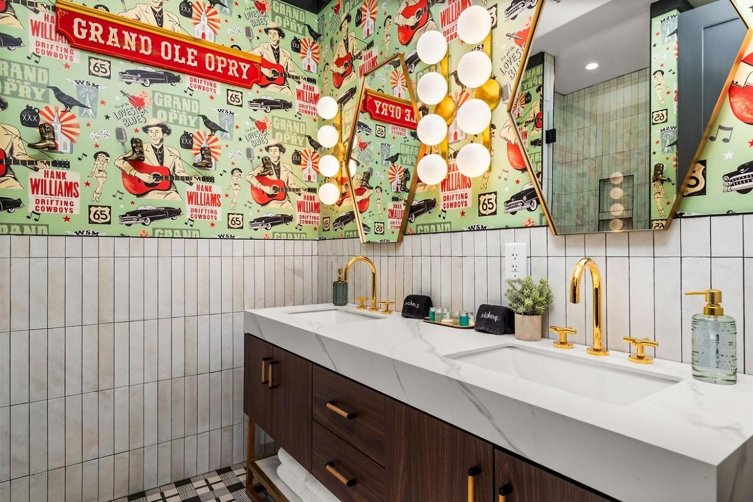 The Velvet Vault-luxury Downtown Loft With River View & Walk To Broadway Holiday home