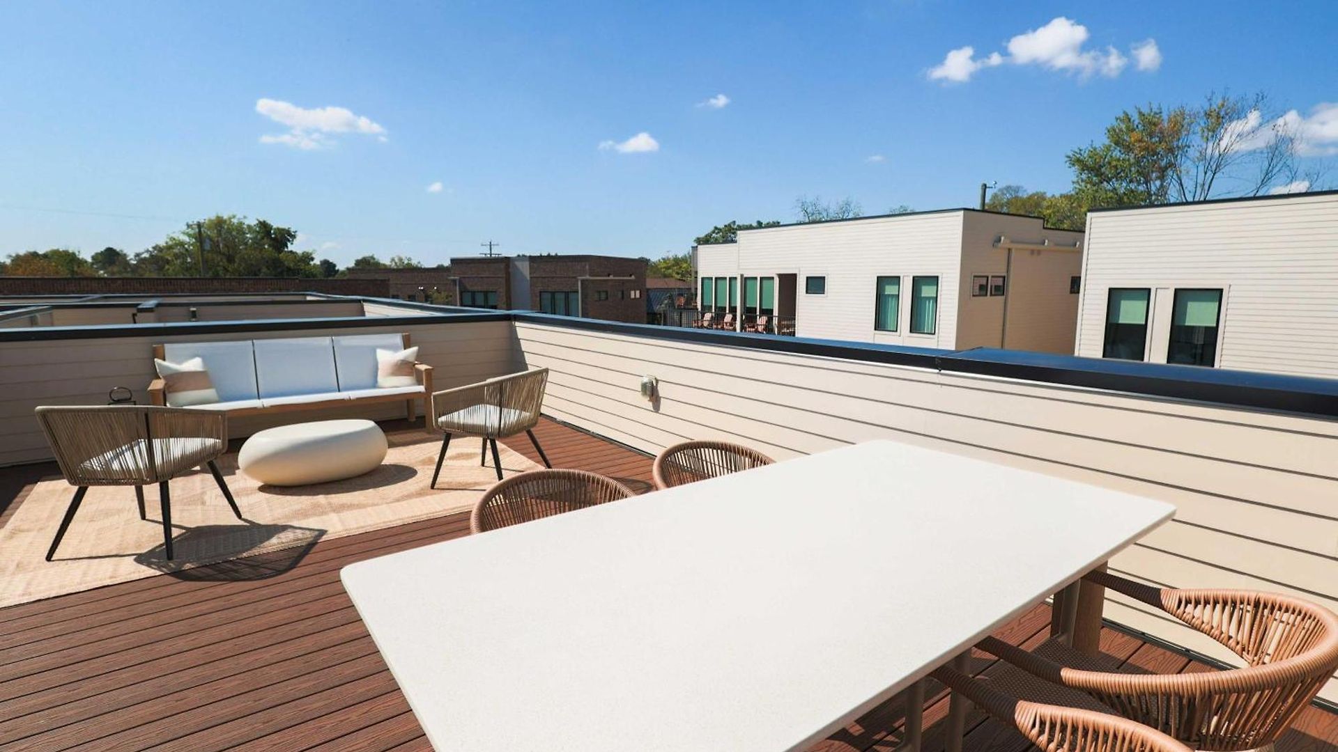 Heated Pool, Sauna & Firepit | Walk To Live Music
