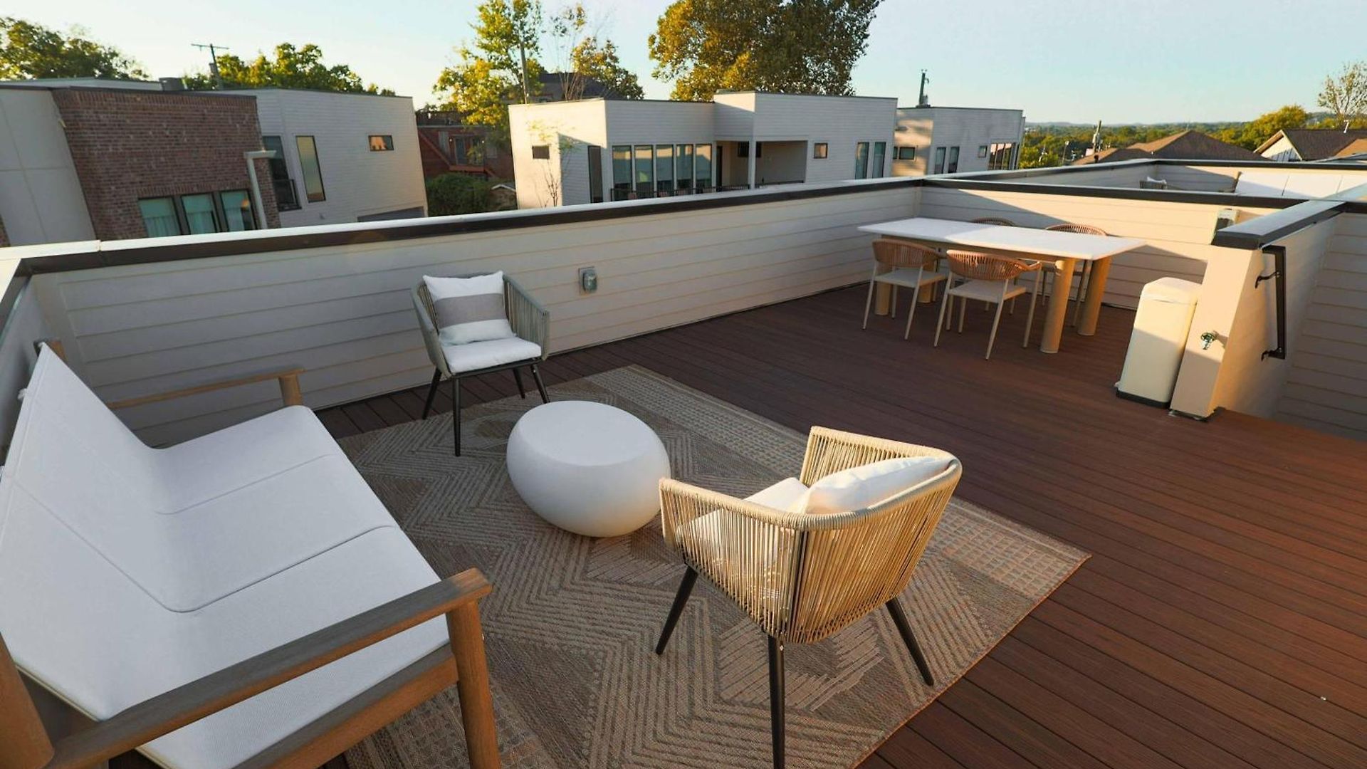 Apartment Modern 4br | Easy To Broadway + Heated Pool Nashville