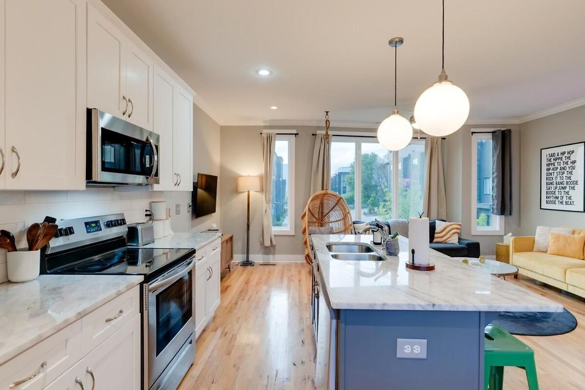 Apartment Rooftop Skyline View-close To Broadway-sleeps 8