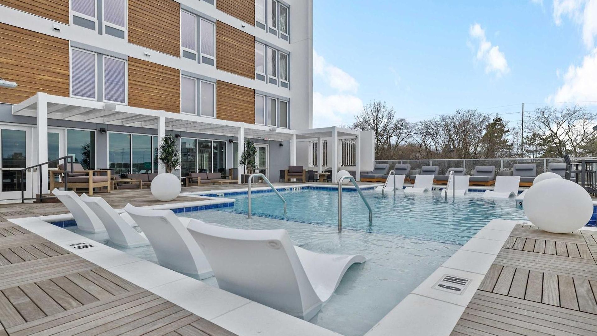 Stylish 2br W Skyline Views * Nashville