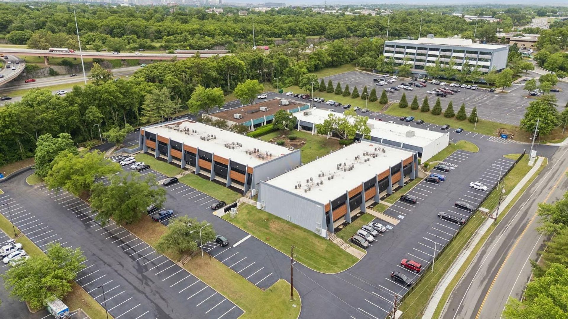 Apartment Spacious Near Downtown & Bna *