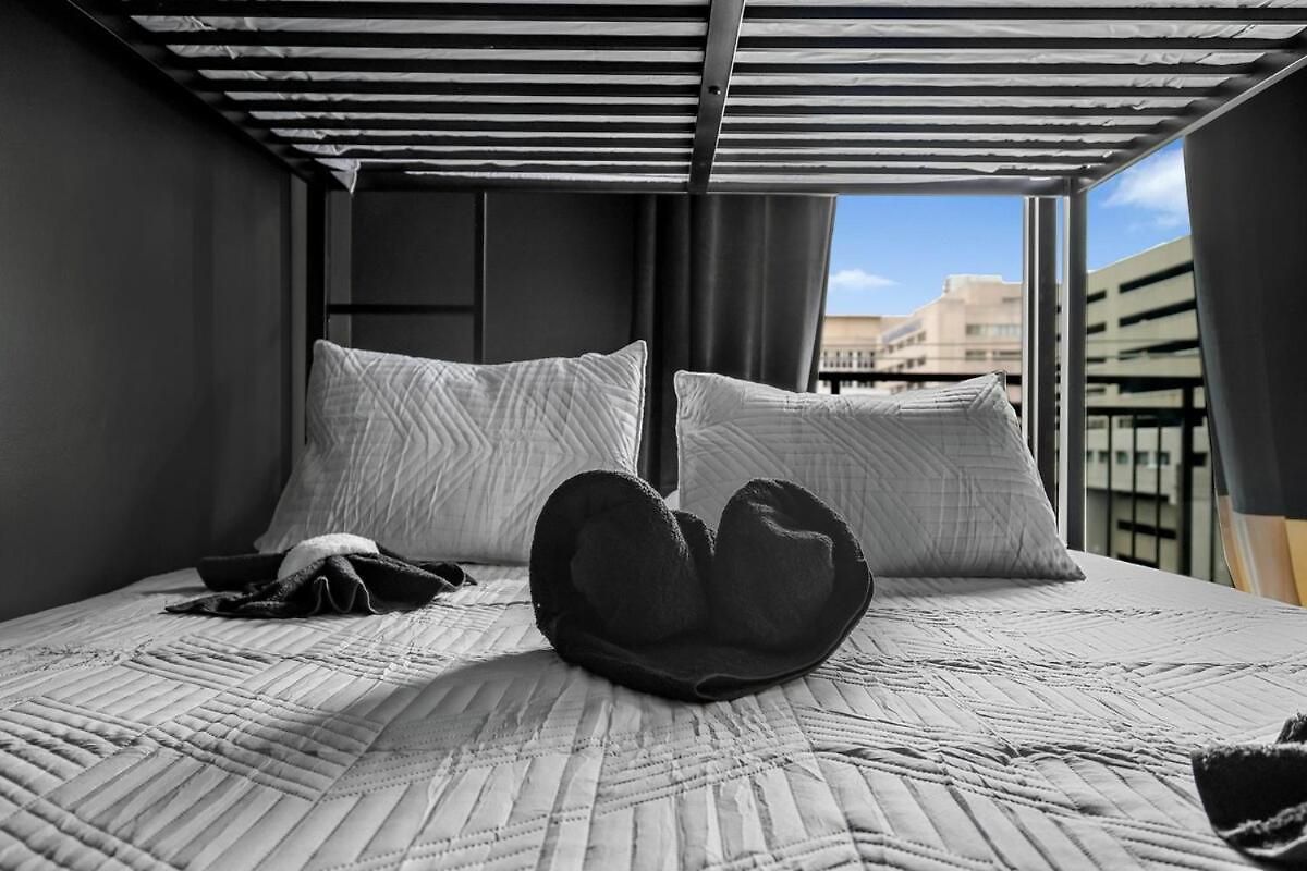 The Midnight Parthenon - 5 Min To Broadway - Midtown Apartment