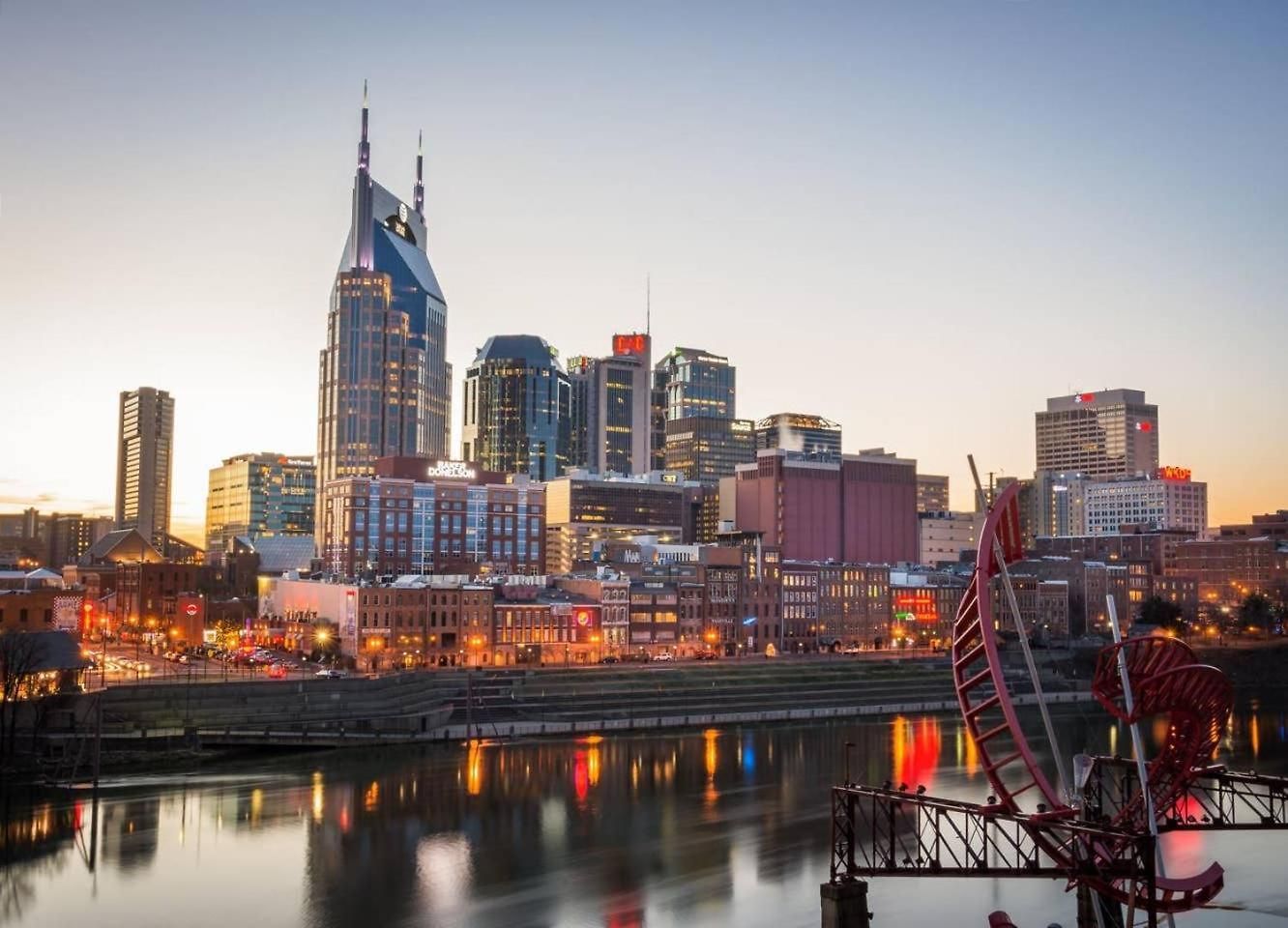 The Record -steps To Broadway & Printers Alley * Nashville