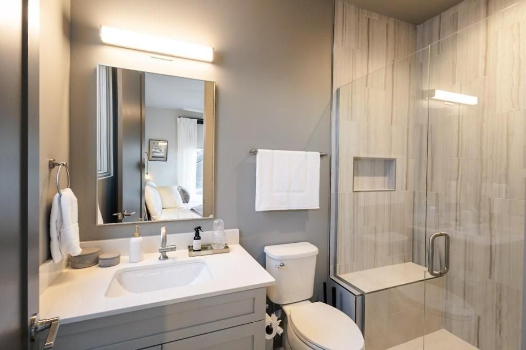 Bachelorette Dream | 2 Units | 8 Kings + 8 Baths Apartment *