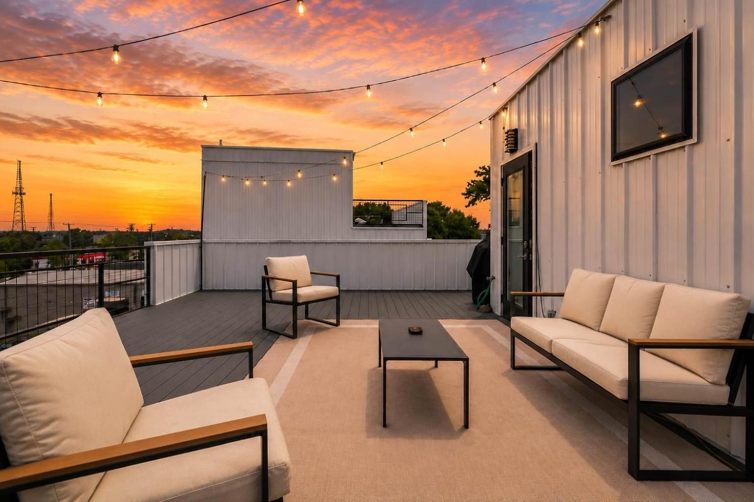 Modern Townhome With Garage & Ev Charger Apartment *
