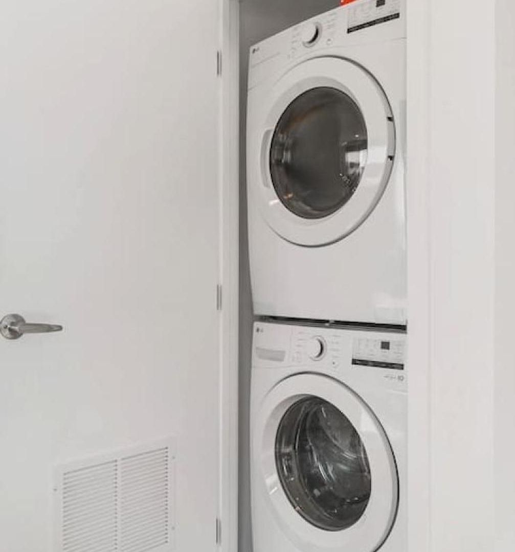 Apartment River View Luxury With Garage, Walk To Downtown