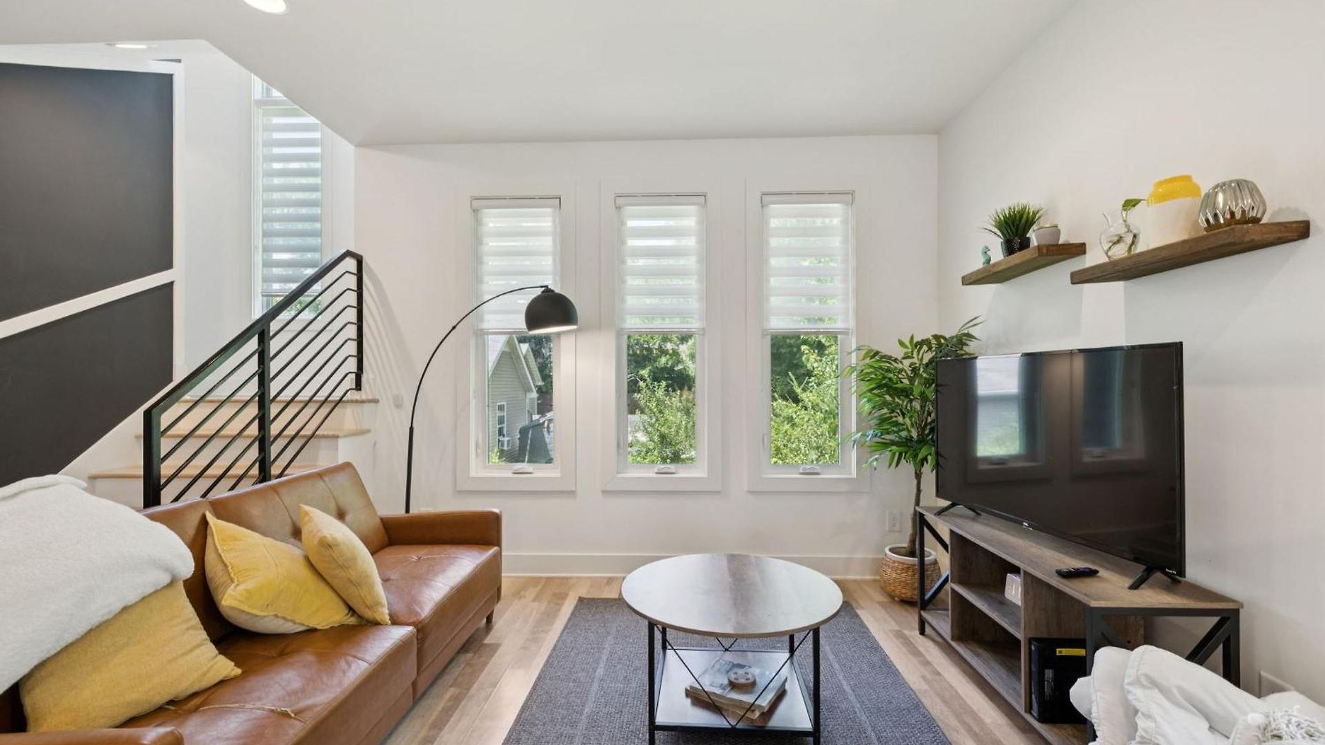 Modern Townhouse Close To Broadway Apartment *