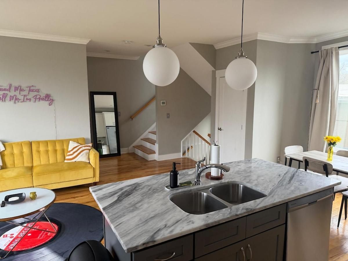 Rooftop Skyline View-close To Broadway-sleeps 8 * Nashville