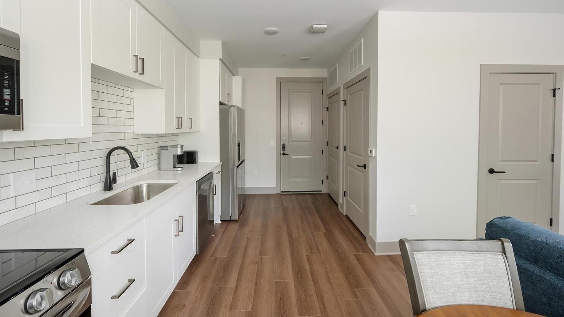 Apartment Landing Beautiful 2Bd Gym Courtyard *