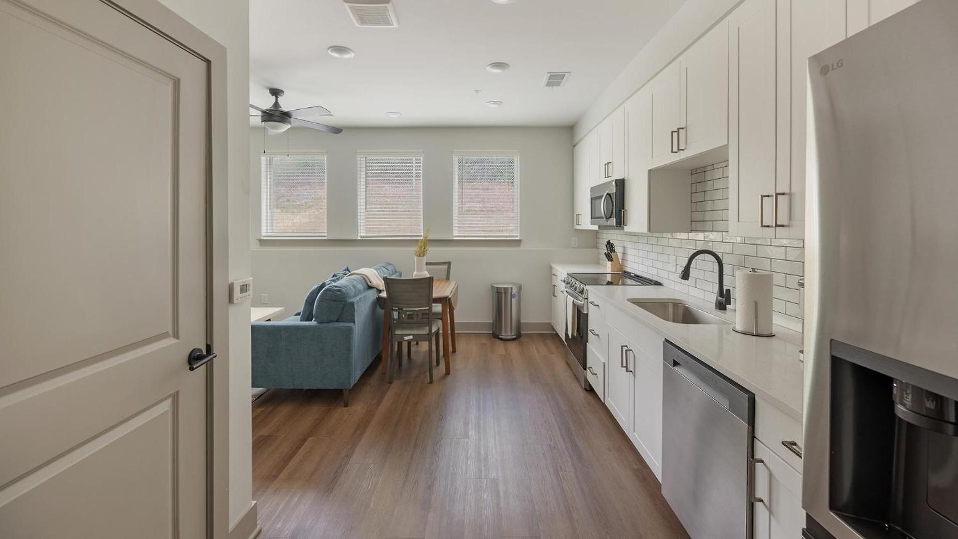 Landing Beautiful 2Bd Gym Courtyard * Nashville