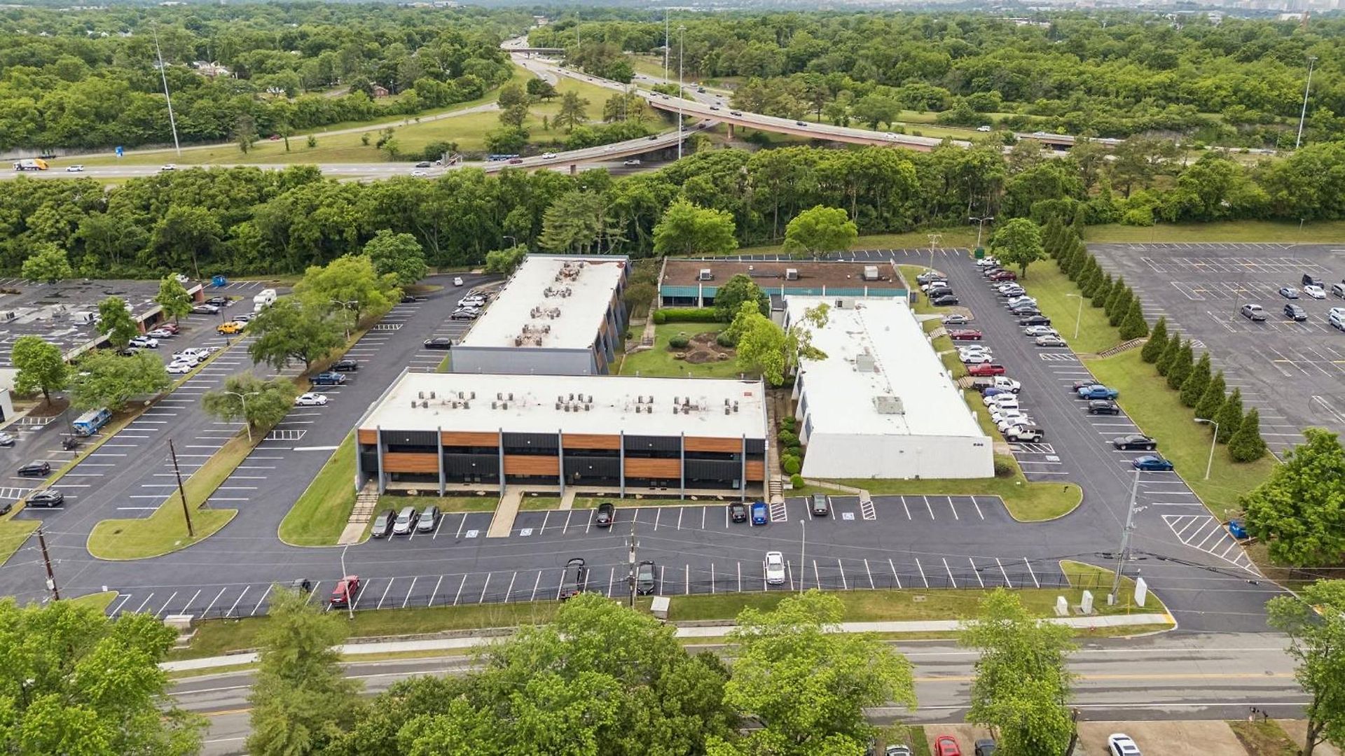 Spacious Near Downtown & Bna *