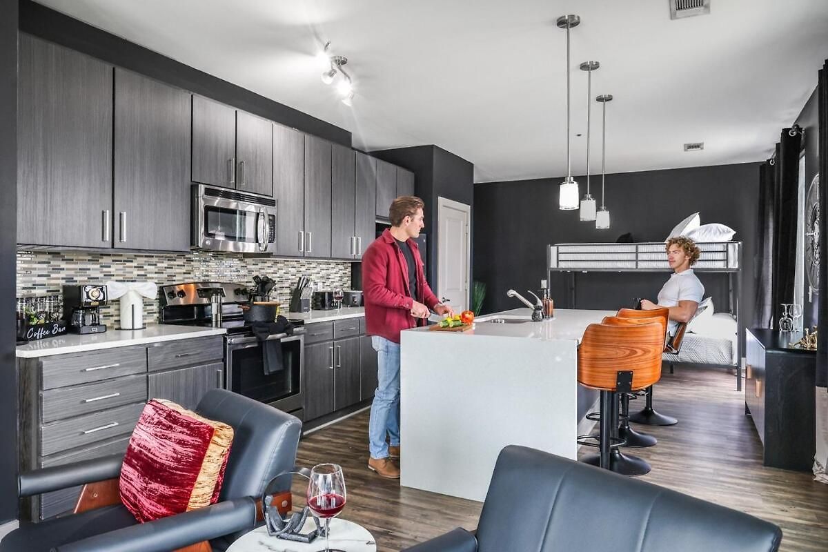The Midnight Parthenon - 5 Min To Broadway - Midtown * Nashville