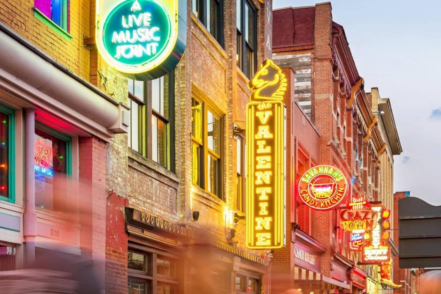 The Record -steps To Broadway & Printers Alley * Nashville