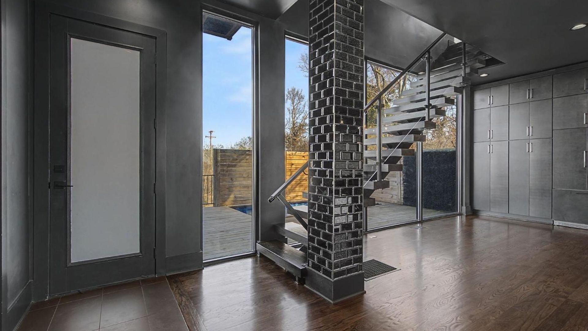 Modern Oasis Downtown Skyline View Prime *