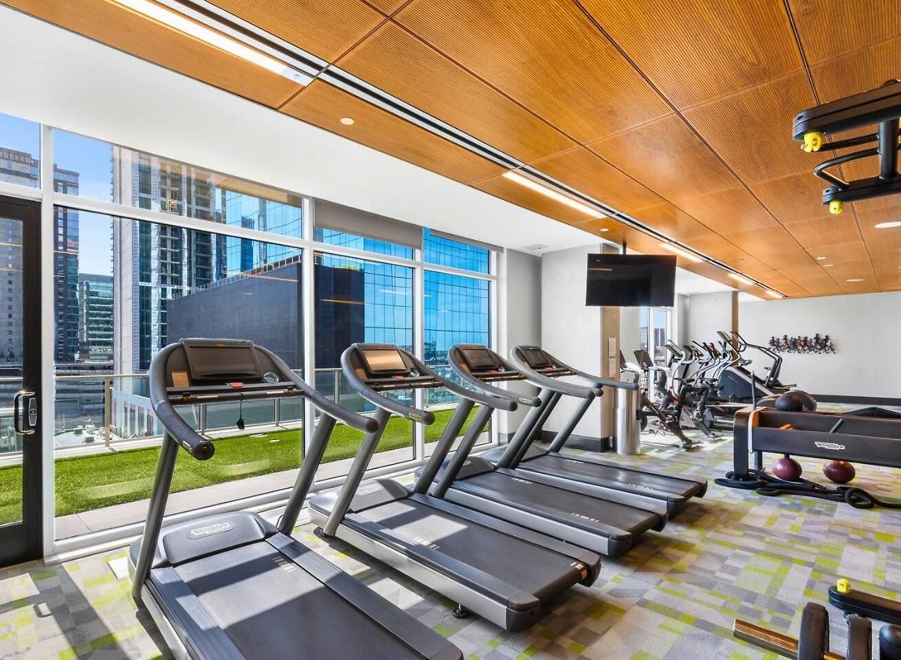 Apartment Broadway Views Lux Gulch Condo+ Private Balcony