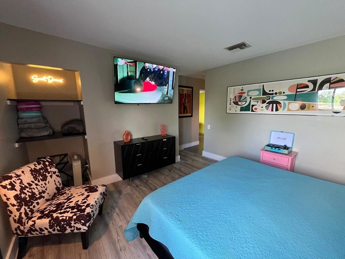 Apartment Riverside Rhythm! Waterfront & Walk To Broadway! Nashville