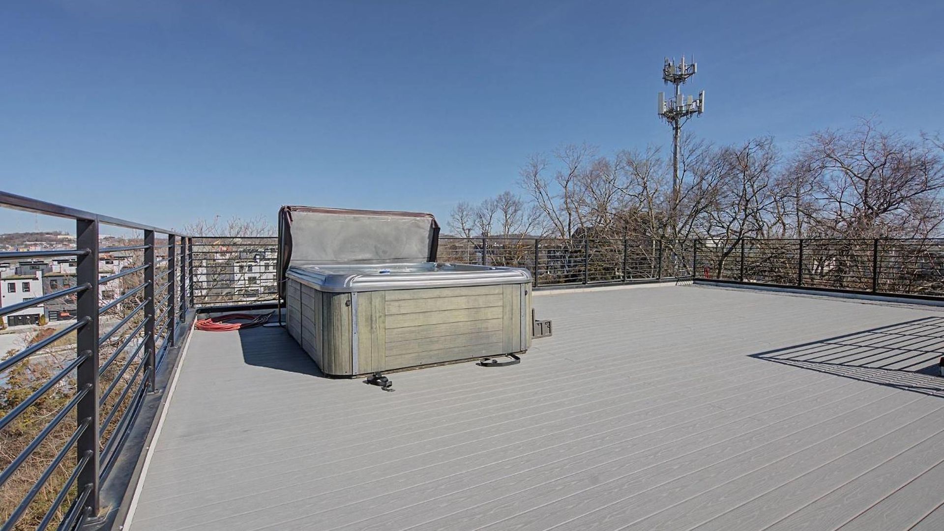 Modern Oasis Downtown Skyline View Prime Nashville