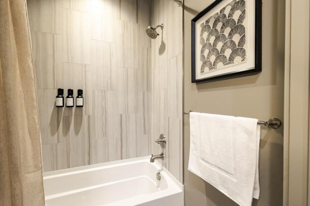 Bachelorette Dream | 2 Units | 8 Kings + 8 Baths Nashville