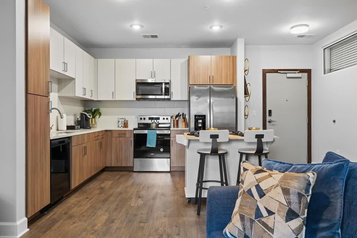 Spacious 2br N Gulch Walk To Broadway & Rooftops * Nashville