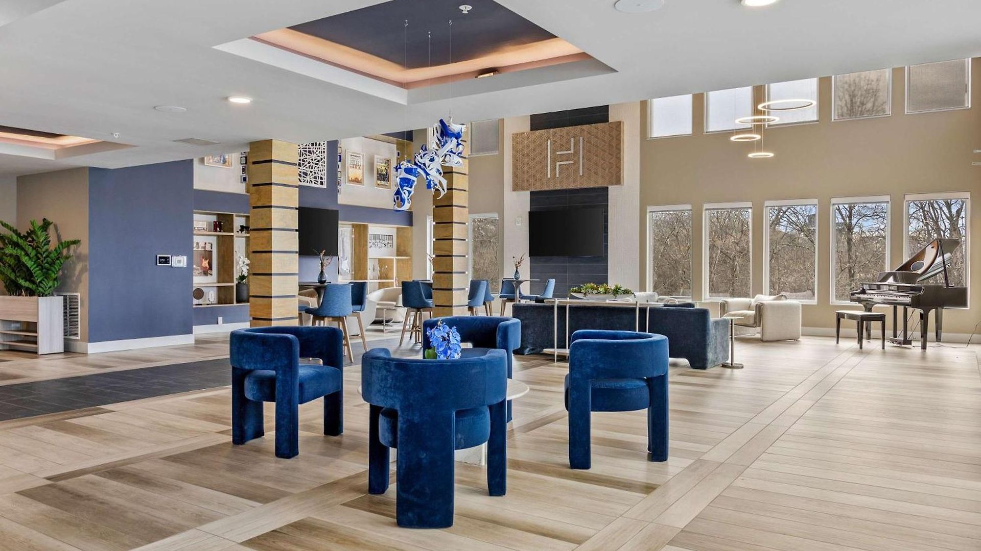 Stylish 2br W Skyline Views