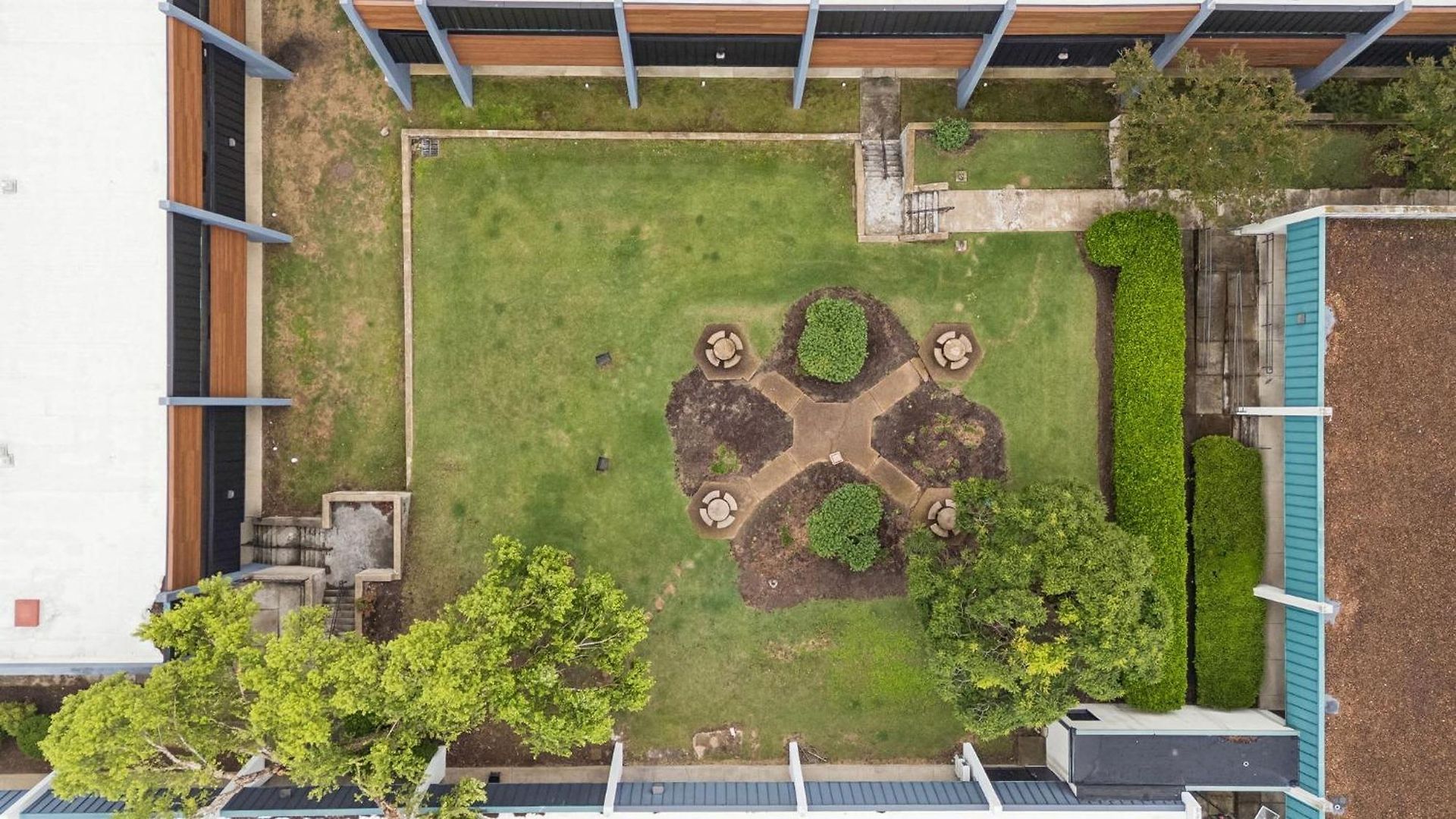 Apartment Spacious Near Downtown & Bna