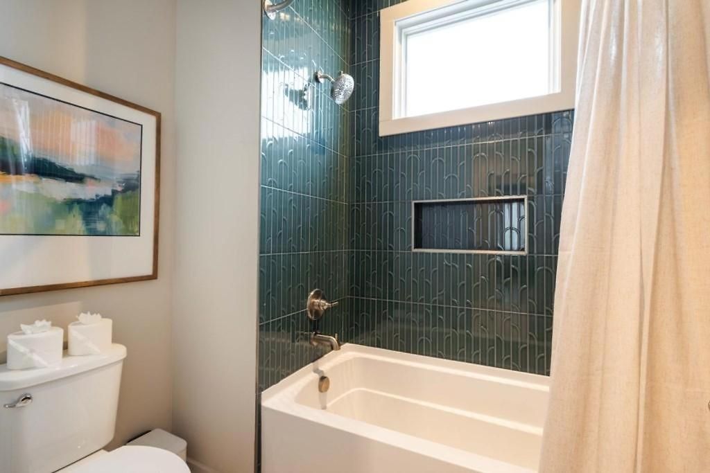 Apartment Bachelorette Dream | 2 Units | 8 Kings + 8 Baths *