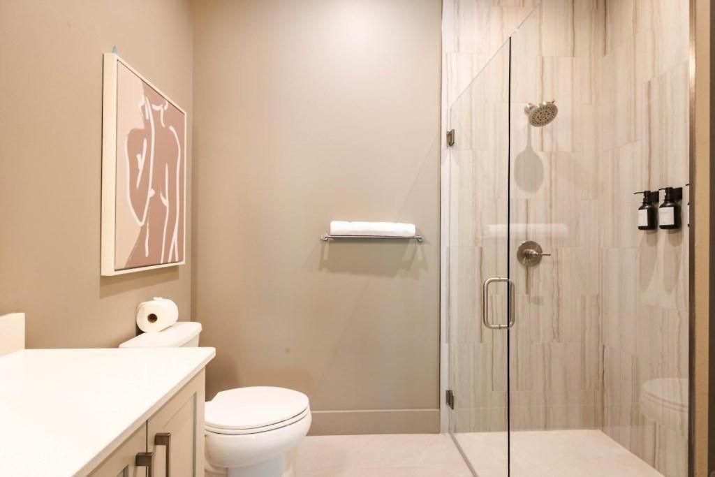 Bachelorette Dream | 2 Units | 8 Kings + 8 Baths Apartment Nashville