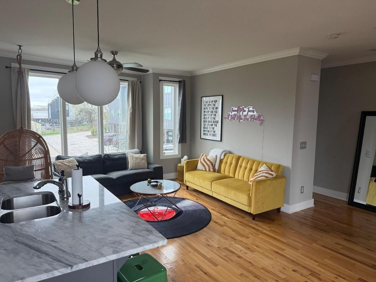 Rooftop Skyline View-close To Broadway-sleeps 8 *