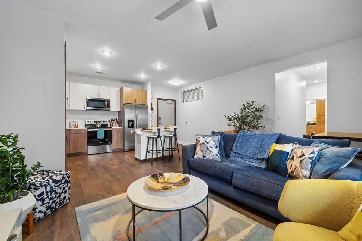 Spacious 2br N Gulch Walk To Broadway & Rooftops Apartment *