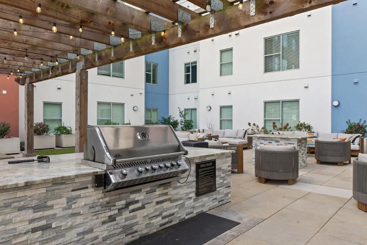 2br W Glam Station & Karaoke Near Broadway Apartment *