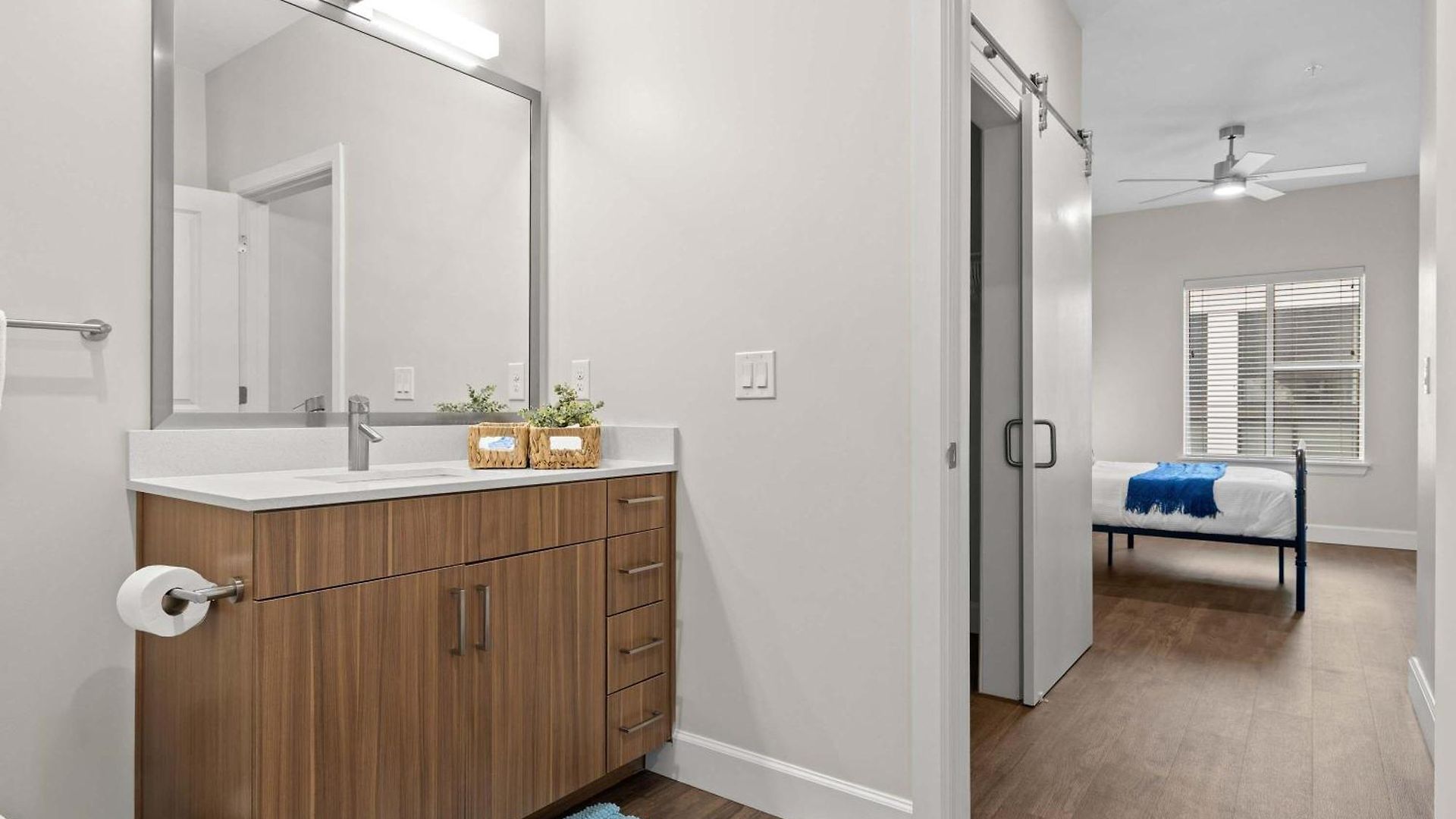 Apartment 2br Near Broadway W Fireplace & Pool Nashville