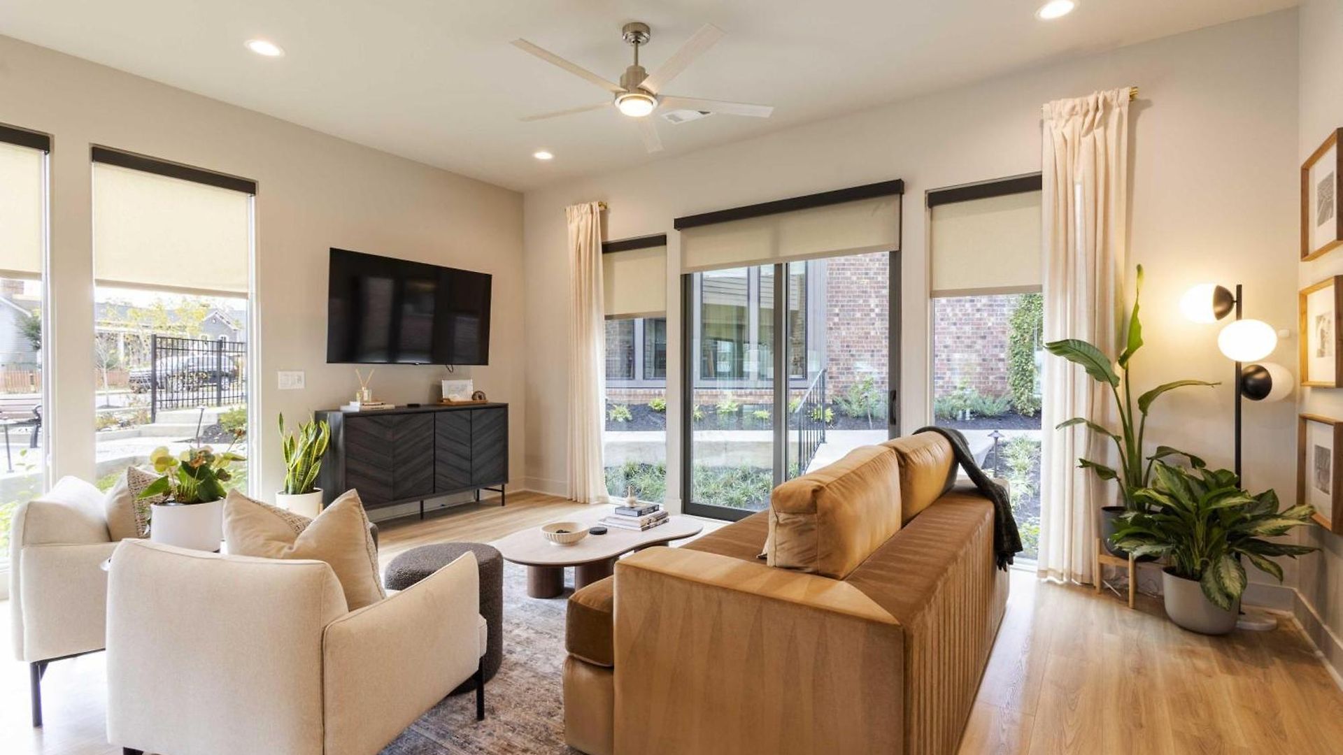 Escape | Pool, Sauna & Rooftop Views Apartment Nashville