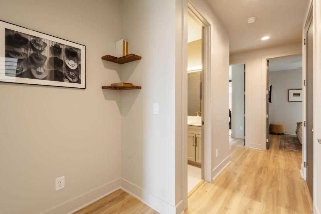 Bachelorette Dream | 2 Units | 8 Kings + 8 Baths * Nashville