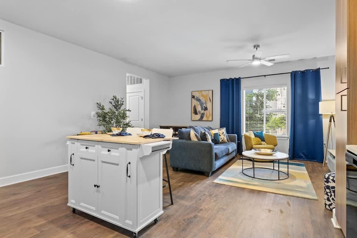 Spacious 2br N Gulch Walk To Broadway & Rooftops * Nashville