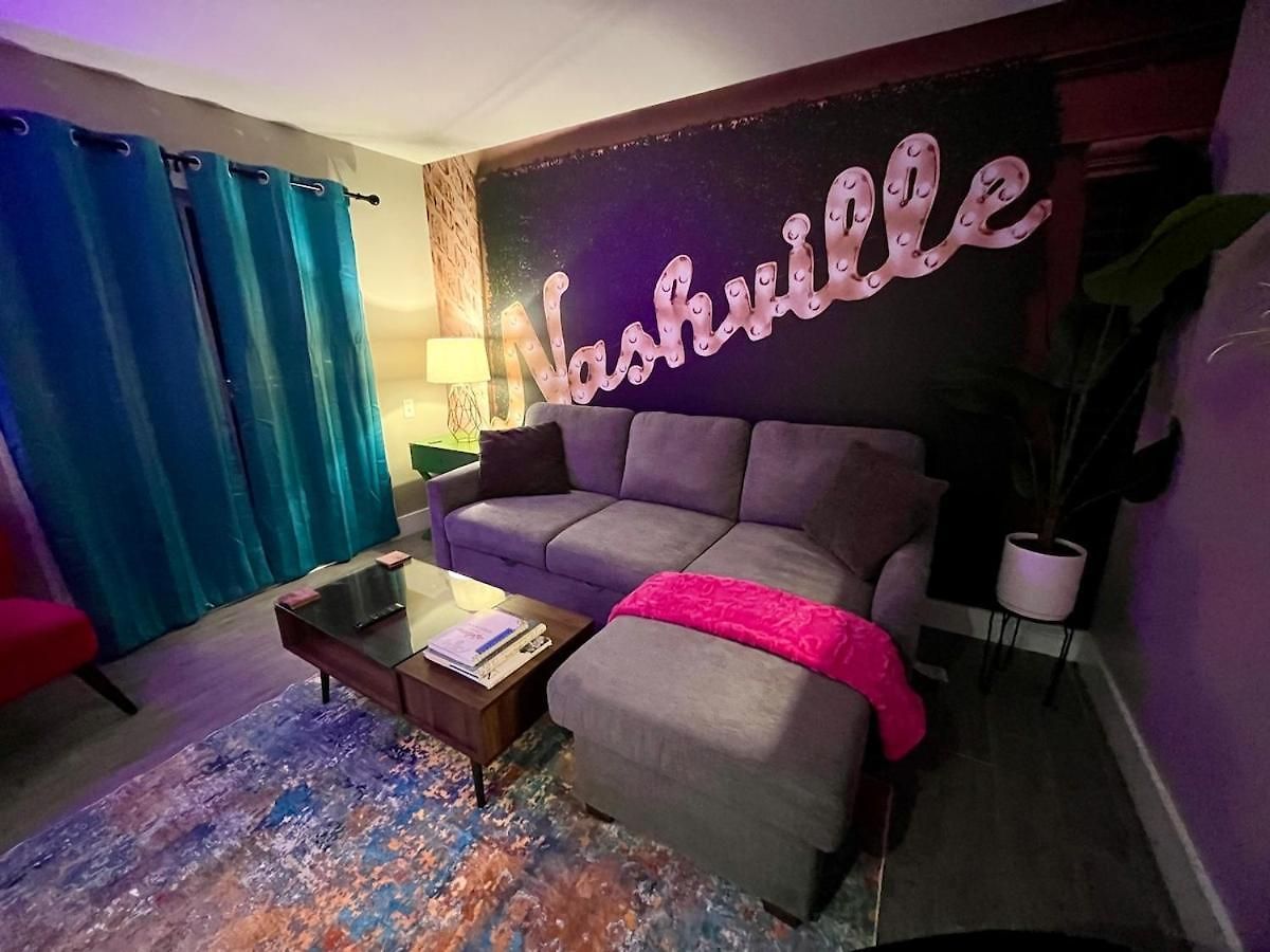 Apartment Riverside Rhythm! Waterfront & Walk To Broadway!