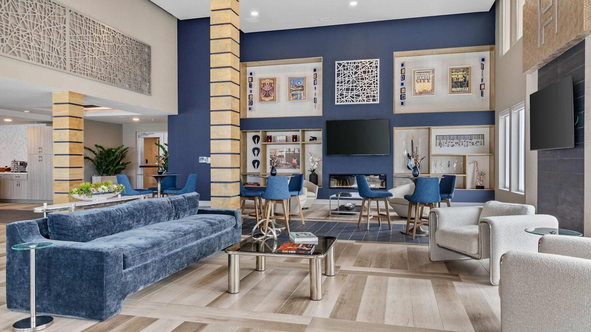 Stylish 2br W Skyline Views