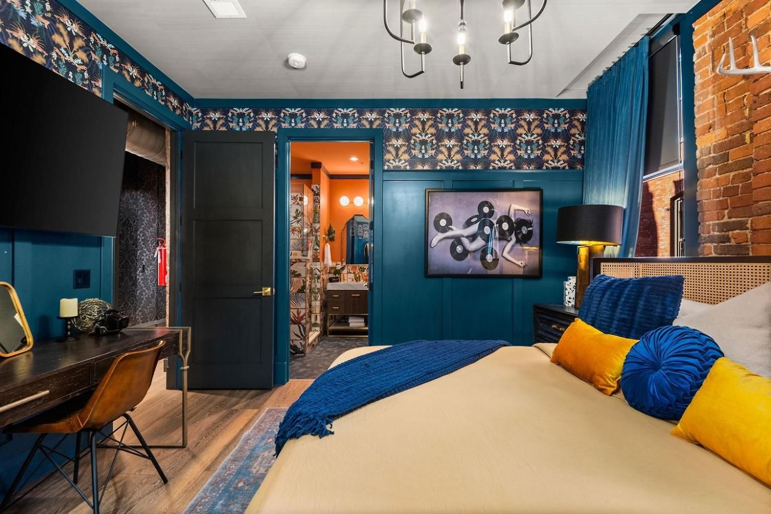 Holiday home The Velvet Vault-luxury Downtown Loft With River View & Walk To Broadway