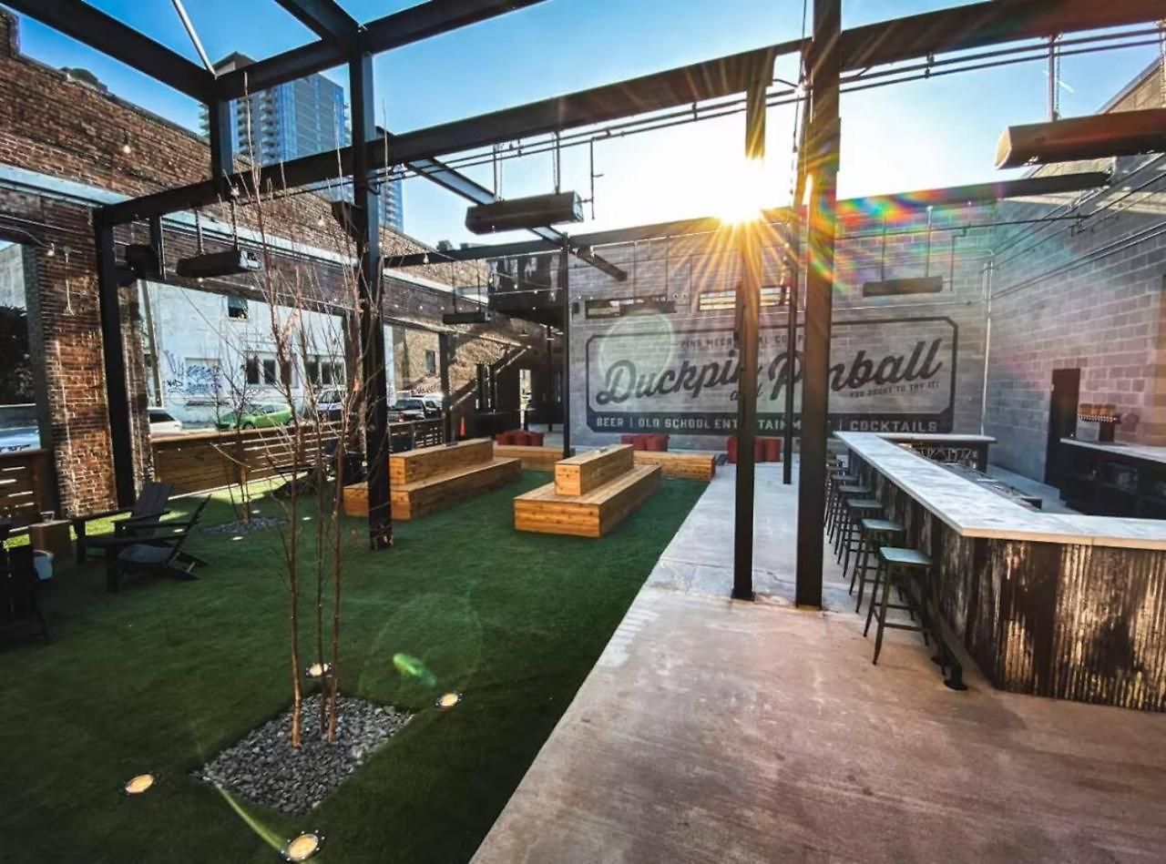 River View Luxury With Garage, Walk To Downtown Apartment