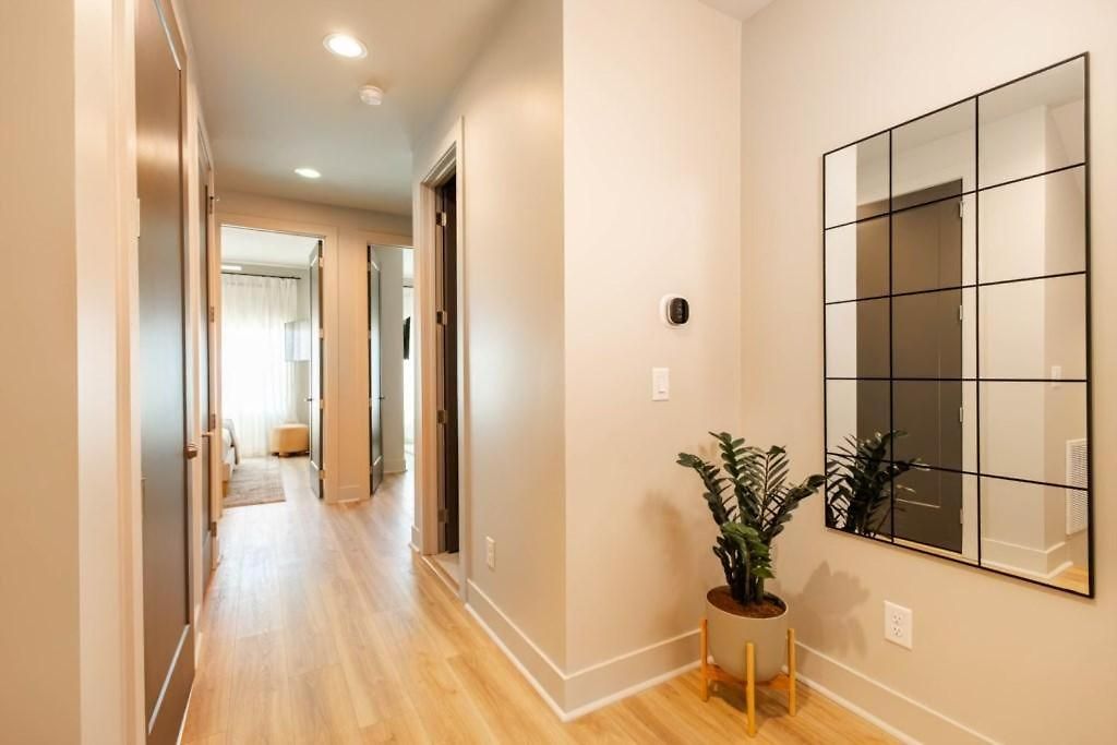 Bachelorette Dream | 2 Units | 8 Kings + 8 Baths Apartment