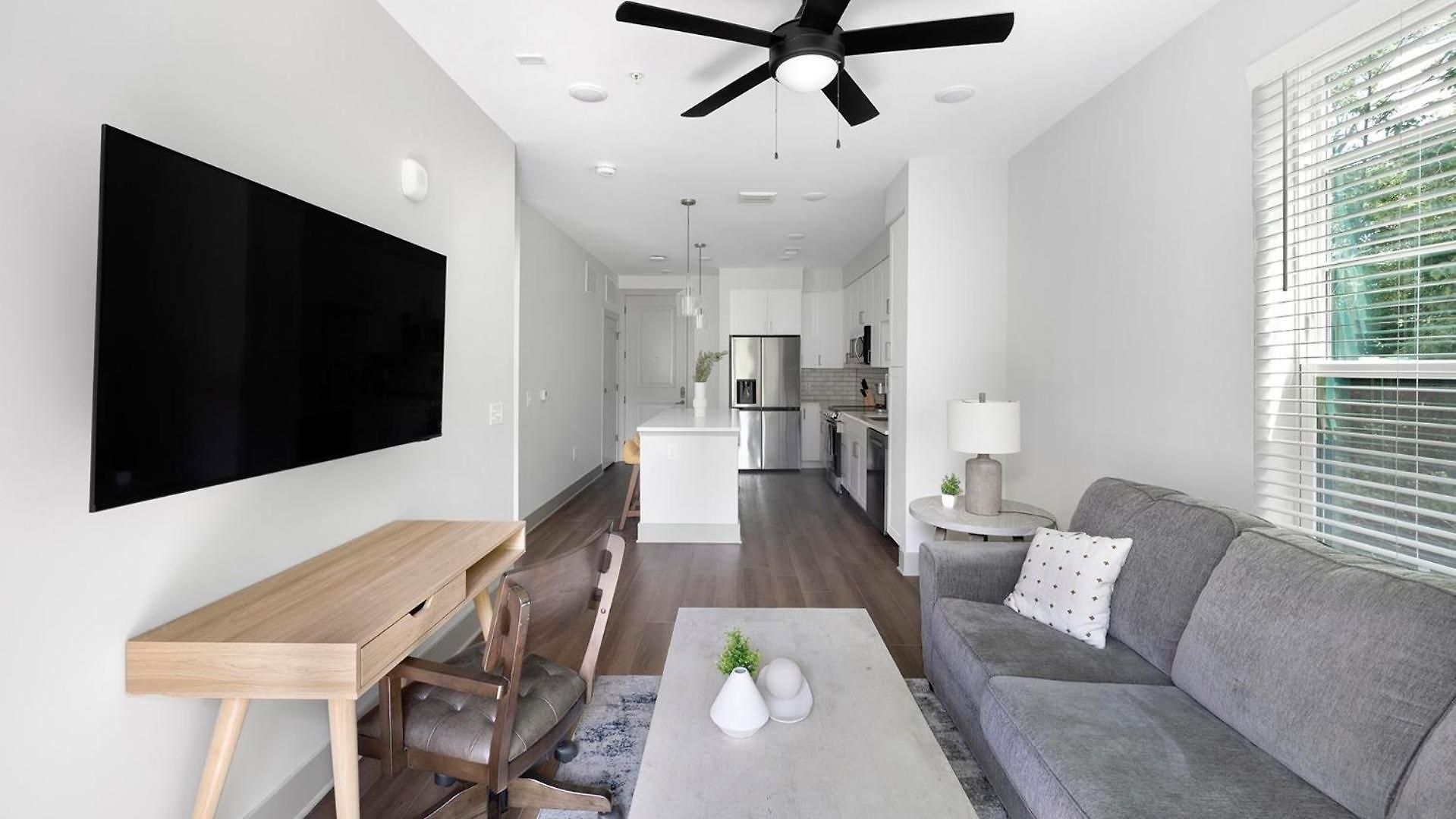 Landing Beautiful 2Bd Gym Courtyard