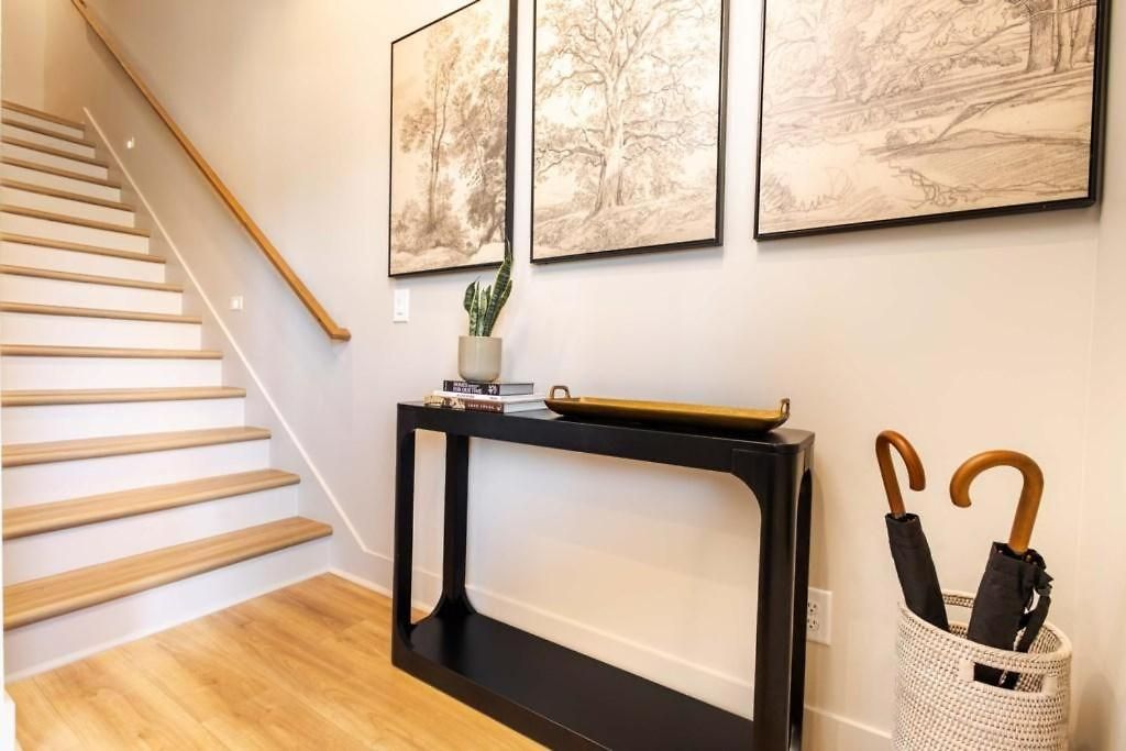 Apartment Bachelorette Dream | 2 Units | 8 Kings + 8 Baths *