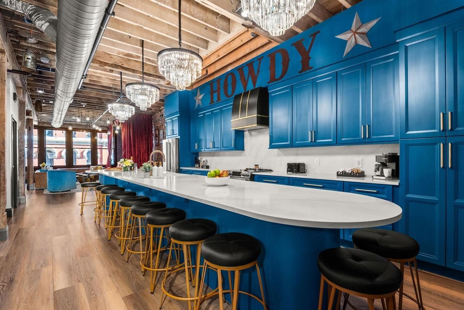 The Velvet Songbird Downtown Luxe Sleeps 24 * Nashville